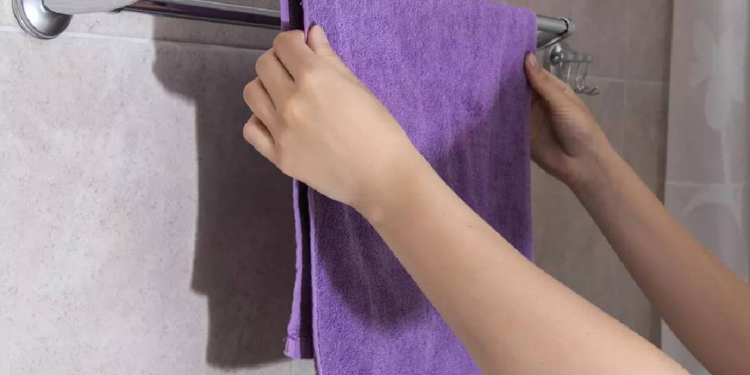 Ne sirke ne de karbonat! Yumuşatıcı kullanmadan aynı etkiyi gösteriyor: Doğal yolla havlularınız pamuk gibi oluyor 5